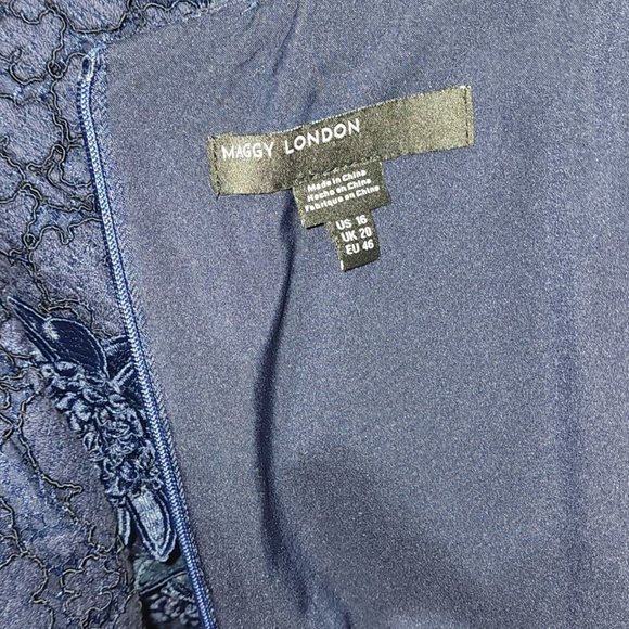Maggy London lace midi dress - Picture 3 of 16